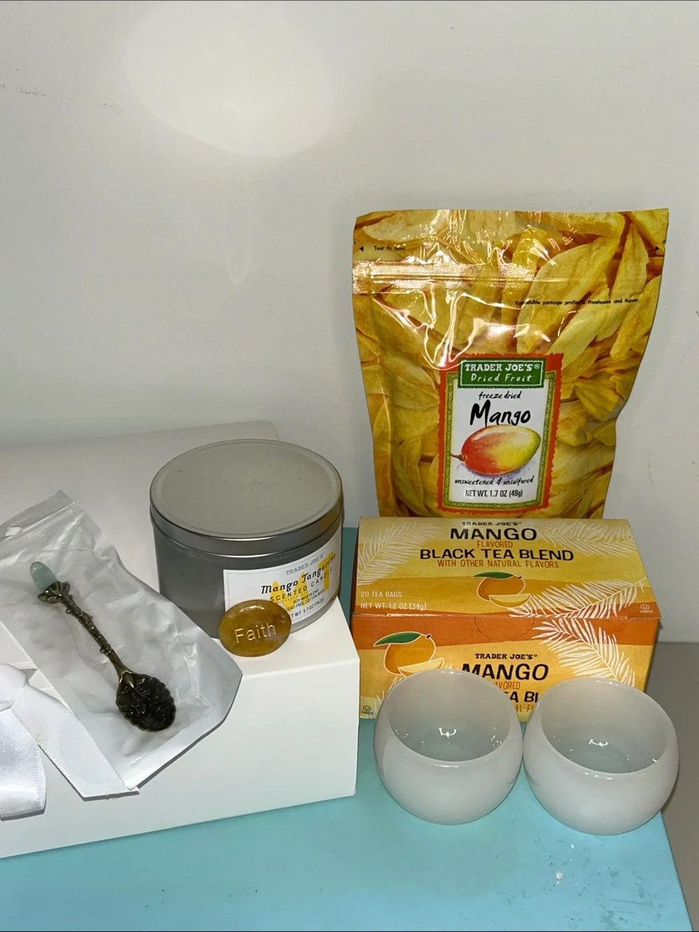 Everything Mango Box with Calcite Stone Tea Cups & Green Chalcedony Spoon NIB